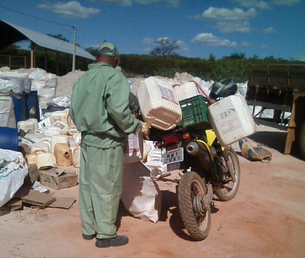 RI: 3 toneladas de embalagens vazias de agrotóxicos são recebidas durante ação