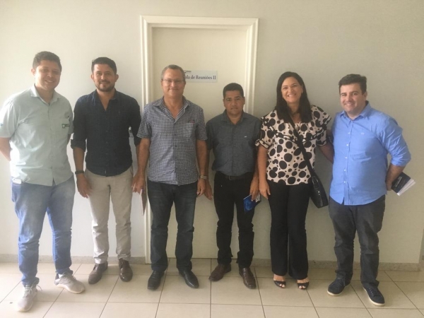Diretores da Aciagri e do inpEV se reúnem com diretor regional da ADAB, em Barreiras