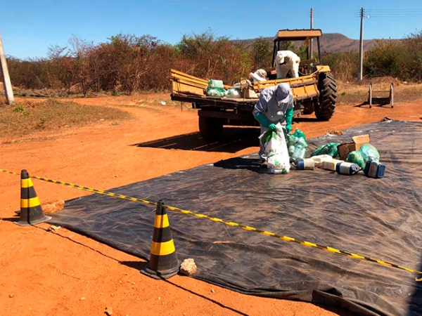 Ações itinerantes recebem mais de 1,5 tonelada de embalagens vazias de defensivos agrícolas em Barreiras e Riachão das Neves